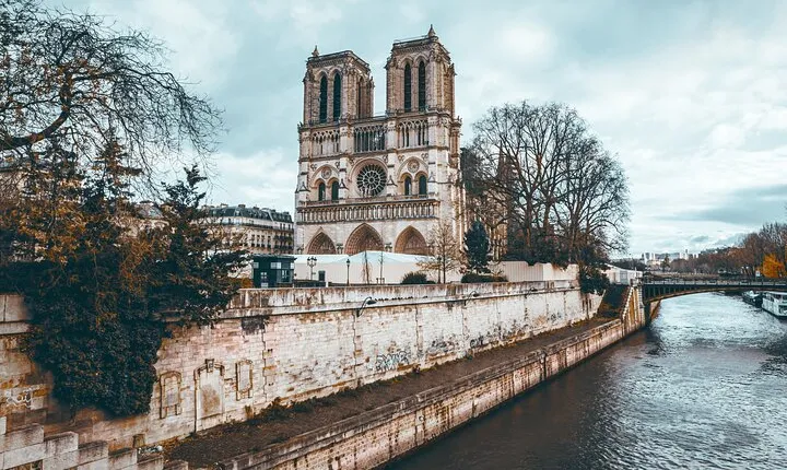 Paris' Old Town away from the crowds, Latin Quarter & Hidden Gems