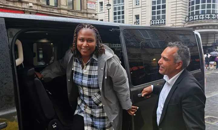 Shared Arrival Transfer London Airport to Hotel Accommodation