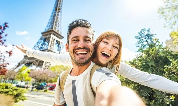  Evening Eiffel Tower Tour by Elevator for Family and Friends