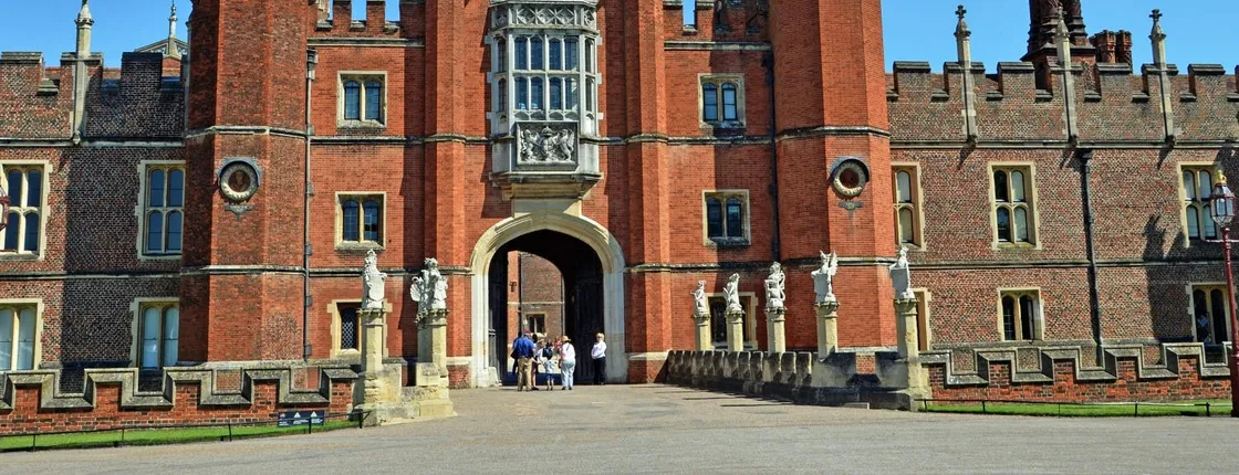Hampton Court Palace tickets with gardens and maze