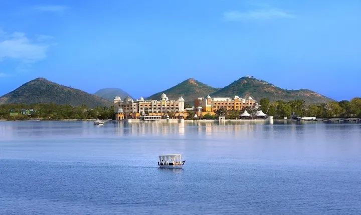 Private Full Day Udaipur City Tour (All-Inclusive)