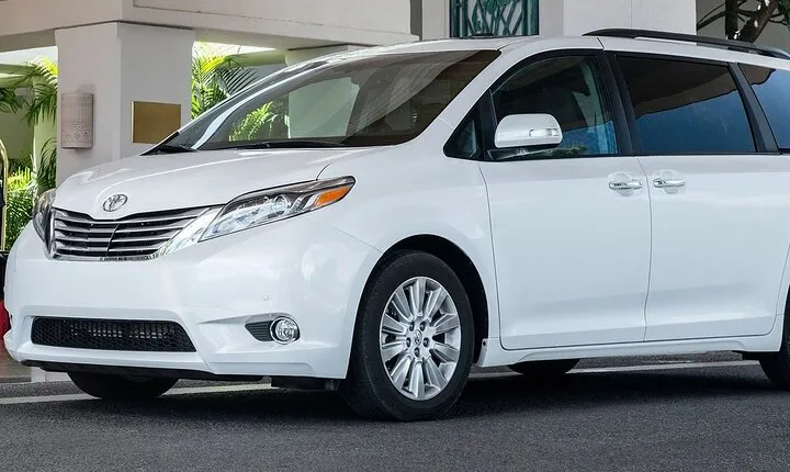 Delhi to Indira Gandhi Airport (DEL) - Departure Private Transfer