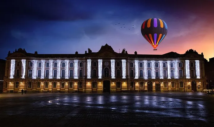 Toulouse: Private guided walking tour