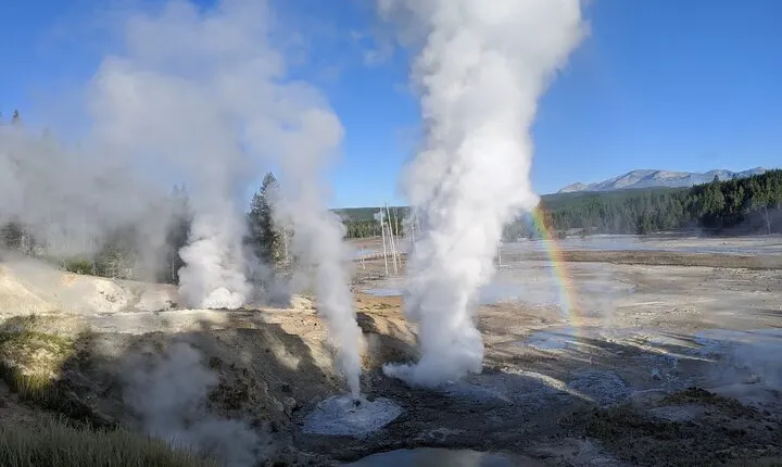 Full-Day Yellowstone Upper (Northern) Loop Tour