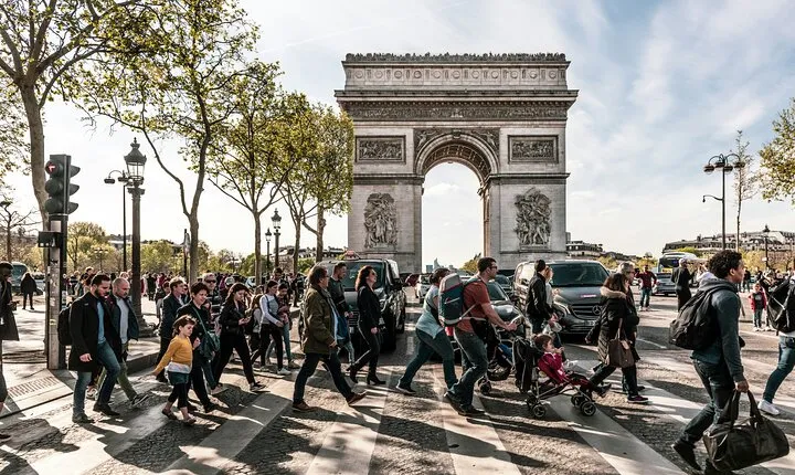 Paris Arc De Triomphe Tickets with Hosted Entry