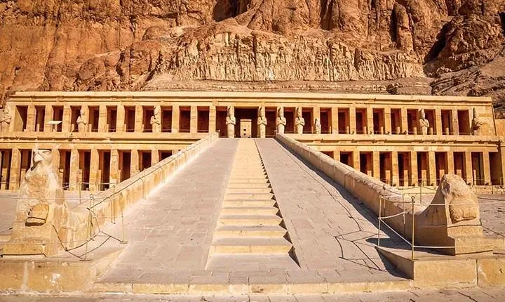Valley of the kings & Hatshepsut temple & Colossi of Memnon Tour in Luxor
