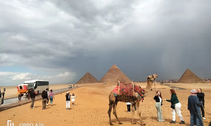Private Full-Day Tour to the Giza Pyramids ,sakkara & memphis