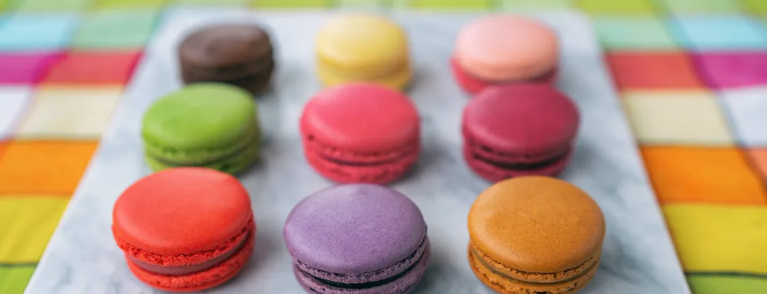 Chocolate, pastries and macaron tasting tour in Paris