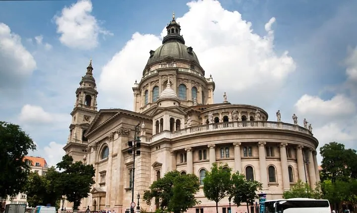 Budapest Private Full Day City Sightseeing Tour Walking or by Car