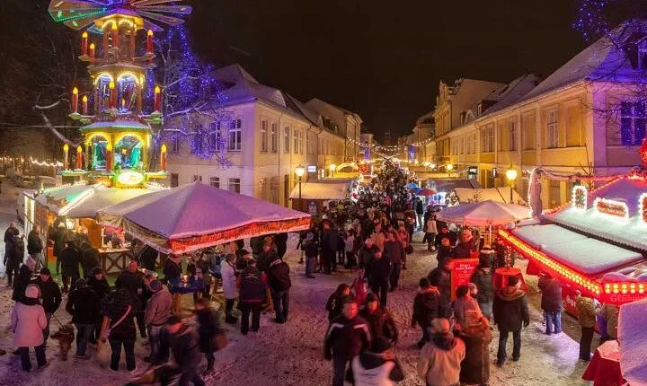 Berlin and Potsdam Christmas Markets Tour by Private Car