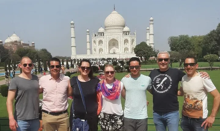 Private Taj Mahal Sunrise and Old Delhi Tour from New Delhi