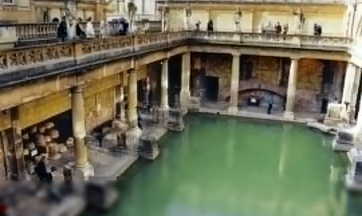 One Way or Round Trip Private Transfer: Heathrow Airport to Bath