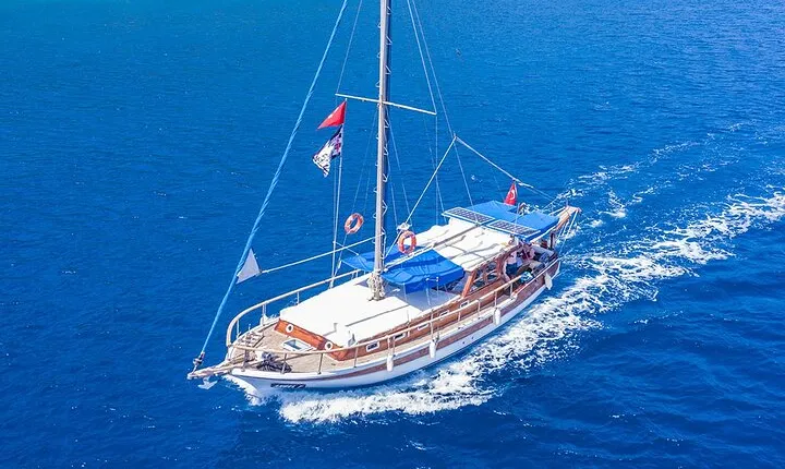 Private 6-Hour Boat Tour with Lunch in Bodrum Bays
