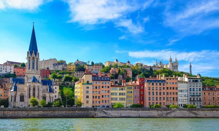 4 hours Lyon private tour with Hotel Pick up and Drop