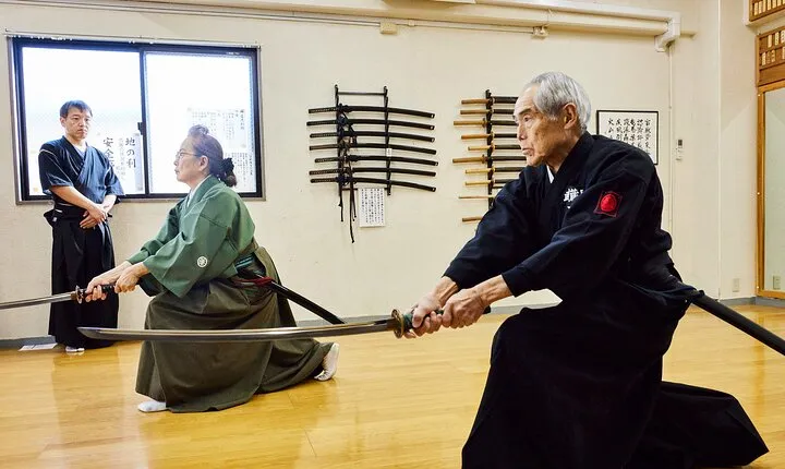 Samurai Sword Training and Edo Indigo Dyeing Experience in Tokyo