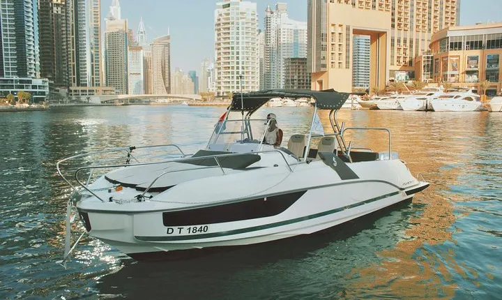 Dubai 3h Sea escape: Swim! Tan! Sightsee!