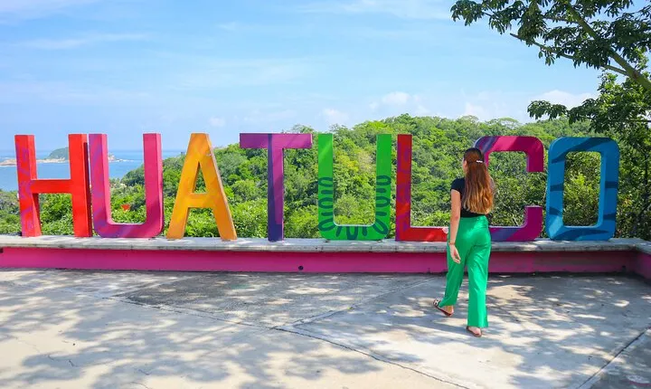 Guided Visit to Huatulco with Pickup Included