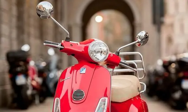 Vespa Motorcycle rental in Florence