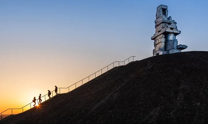 Puzzle scavenger hunt around the Gelsenkirchen stairway to heaven