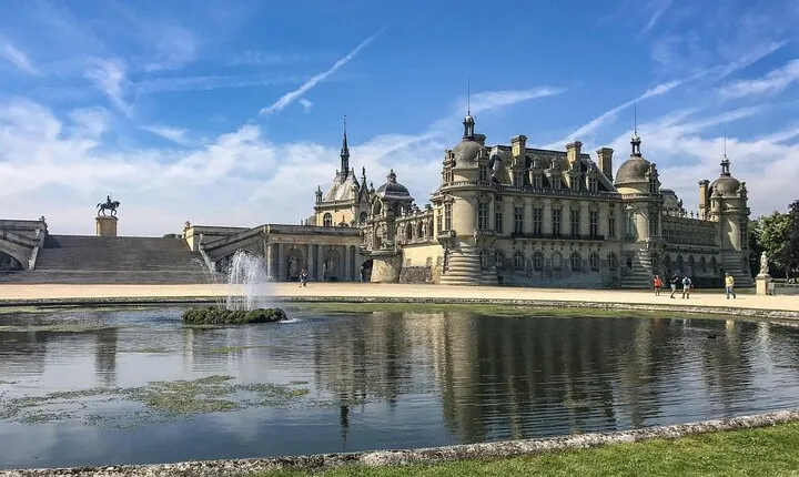 Half Day Trip: Paris to Castle of Chantilly, Museums and Park