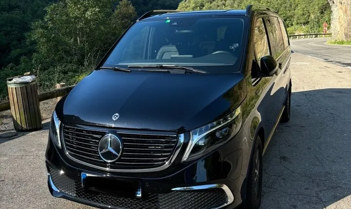 Private transfer from Nice to Milan Italy