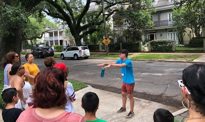 Walking Tour in New Orleans Garden District