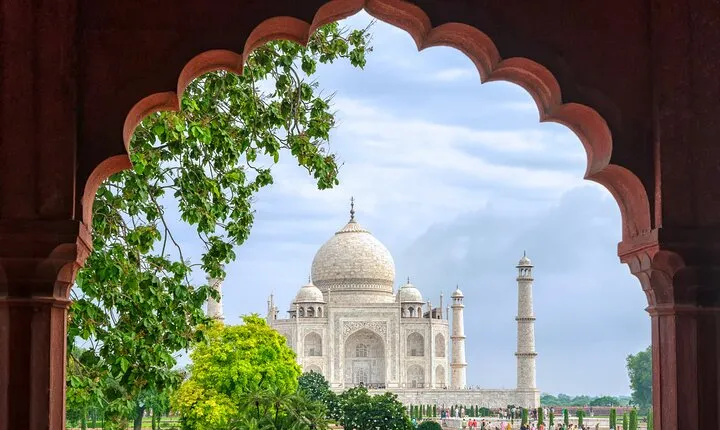 From Delhi : Taj Mahal & Agra Fort Tour by Private AC Car