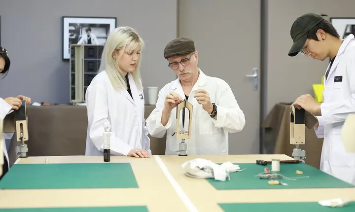 Le Krea-Leather Craftmenship Workshop