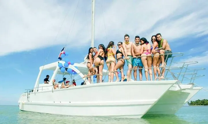 Private Party Boat Tour From Punta Cana with Drinks