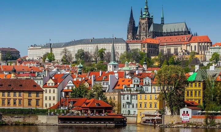 Full-Day Private Trip from Bratislava to Prague
