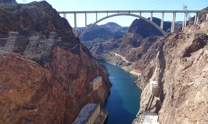 Hoover Dam, Lake Mead and Boulder City Tour with Private Option