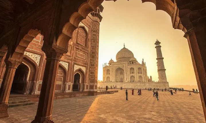Sunrise tour to Tajmahal and Agra fort from Delhi