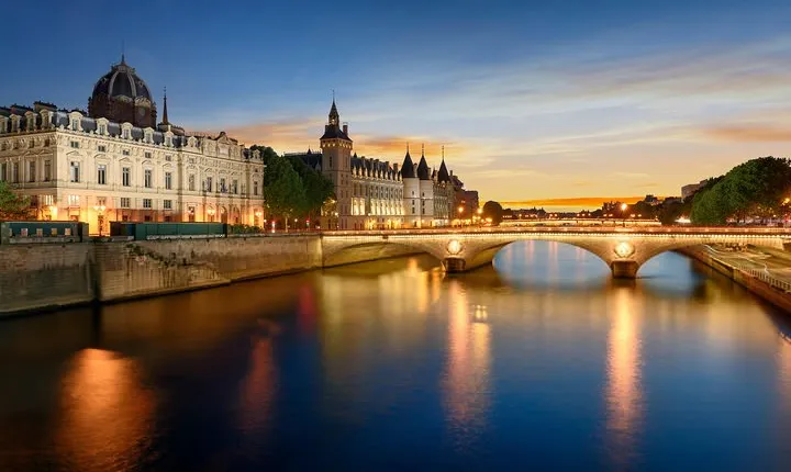 Paris city tour with private guide