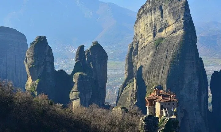 Meteora Monasteries & Thermopylae - Private Full Day Tour from Athens