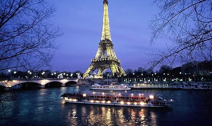 Paris Seine River Sightseeing Cruise Tour