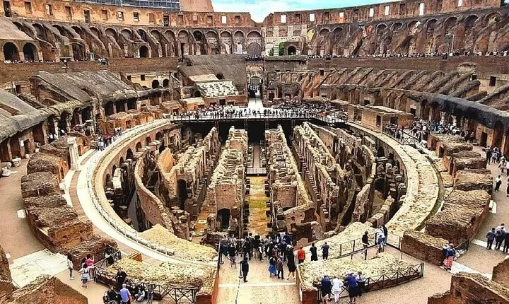 Rome: Colosseum Guided Tour with Roman Forum and Palatine hill