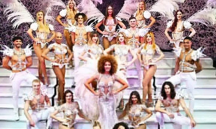 Paris Paradis Latin Cabaret Dinner and Show