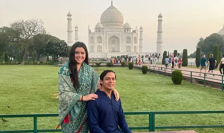 Taj Mahal, Agra Fort & Baby Taj Tour from Delhi with Meal