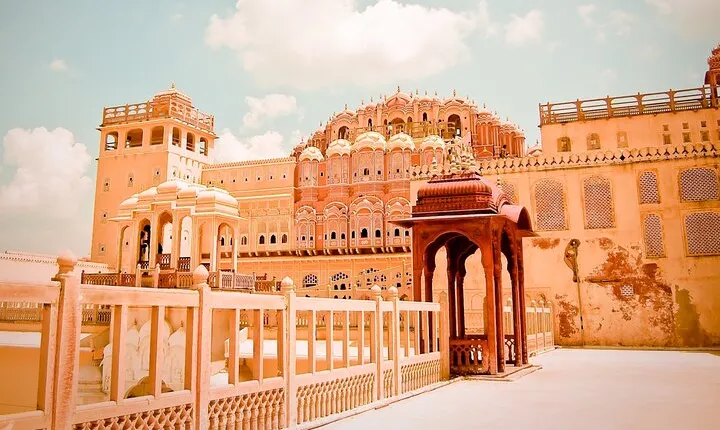 All Inclusive Jaipur City Day Tour From Delhi By Car