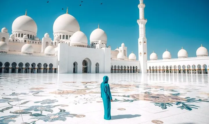 Abu Dhabi Day Tour with Qasr al Watan