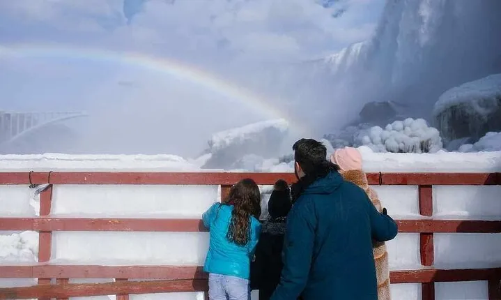 Niagara Falls Winter Wonderland USA Tour (small groups)