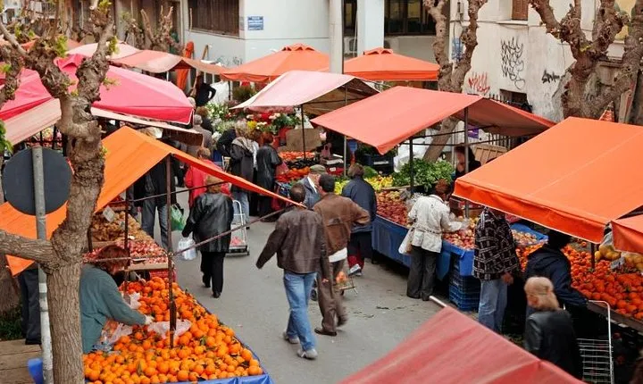 Santiago Like a Local: Private Walking Tour with Coffee, Markets, Street Food and San Cristobal Hill