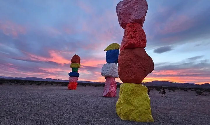 Grand Canyon West Rim, Hoover Dam Stop and 7 Magic Mountains Tour