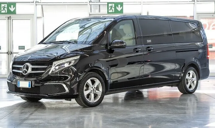 MinivanTransfer from Vilamoura Area to Faro Airport FAO