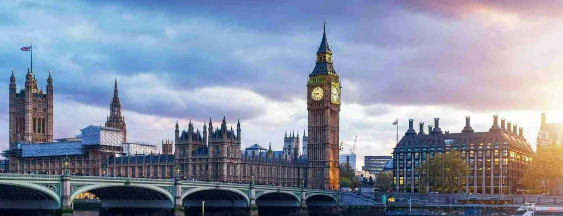 Landmarks Walking Tour, Hop-On Hop-Off Bus and River Cruise in London