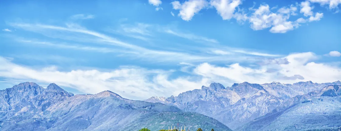 Private cruise discovering the villas of Lake Maggiore