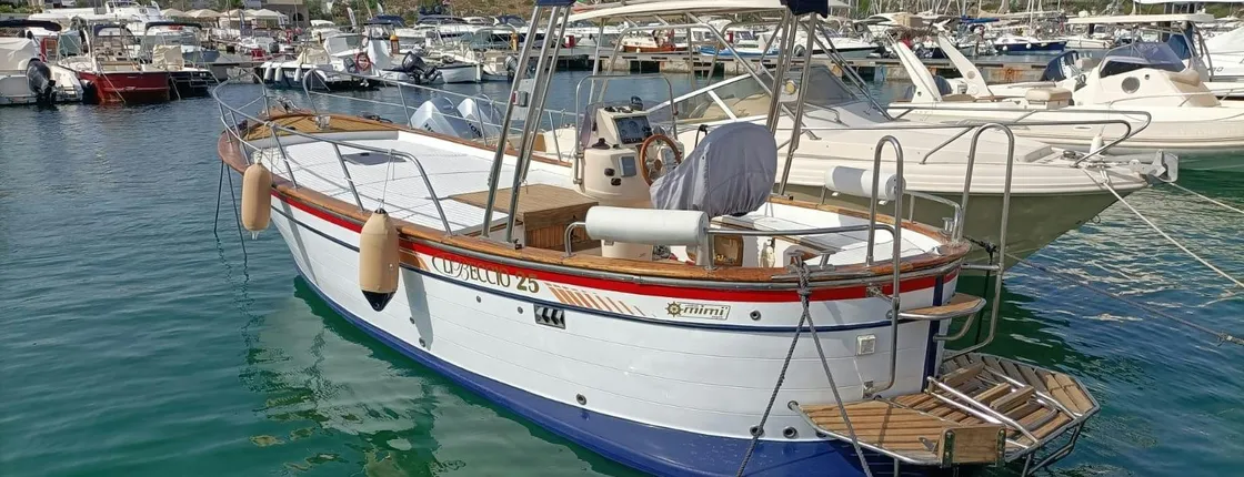 Private Cruise in a Gozzo to the Polignano a Mare Caves
