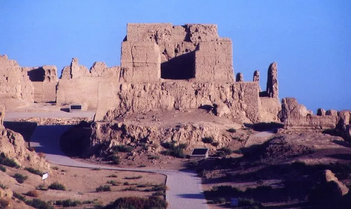 5-Night Silk Road Tour from Urumqi to Dunhuang