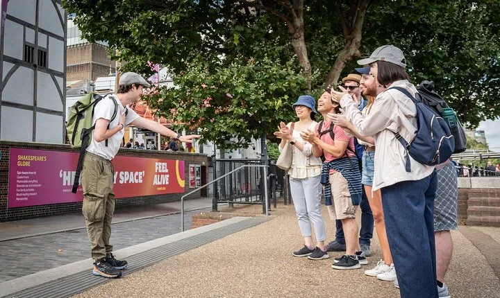 Small-Group London's Best Sights Walking Tour, Kids Join Free!
