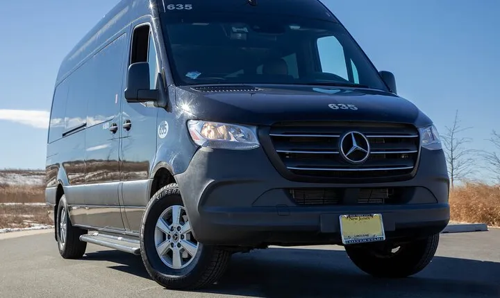 New York City Airport Arrival Transfer by Sprinter LGA JFK EWR